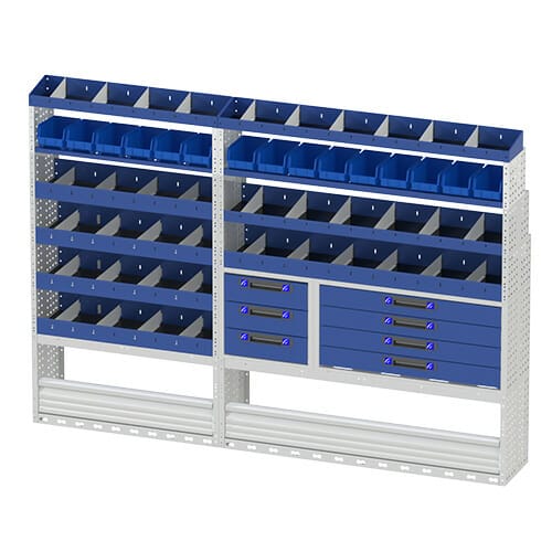 Scaffalatura interna destra comfort con copri passaruota con antina di chiusura, cassettiere con cassetti blu, scaffalature con divisori, scaffalatura con contenitori asportabili gialli e scaffalatura terminale con divisori per furgoni Iveco Daily L4H2.