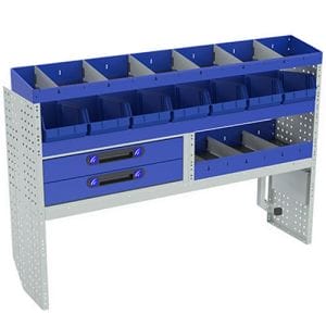 Allestimento interno confort, sinistro per con copri passaruota con antina di chiusura, copri passaruota con kit ferma valigia, con scaffalatura con cassetti colore blu, scaffalature con contenitori asportabili di colore giallo e blu, con scaffalatura con divisori e scaffalatura terminale per furgoni OPEL COMBO CARGO XL.