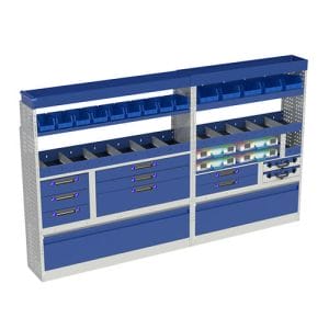 Allestimento interno luxury con copripasaruota con anta basculante svariati cassetti due scaffali aperti, una fila di contenitori asportabili e una grondaia per furgoni FIAT DUCATO 2006 L3H2.