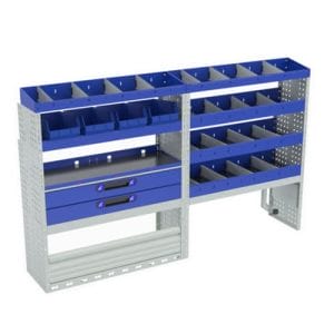 Allestimento interno confort, sinistro per con copri passaruota con antina di chiusura, copri passaruota con kit ferma valigia, con scaffalatura con cassetti colore blu, scaffalature con contenitori asportabili di colore giallo e blu, con scaffalatura con divisori e scaffalatura terminale per furgoni FORD TRANSIT CUSTOM 2014 L1H1.