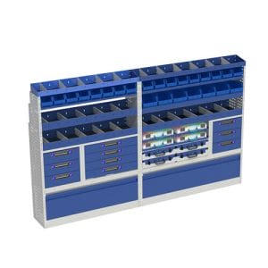 Allestimento luxury, sinistra con copri passaruota ad anta-basculante blu, cassettiere con cassetti blu, scaffalature con valigie in plastica trasparenti, scaffalature con contenitori asportabili gialli per veicoli Iveco Daily L2H2.